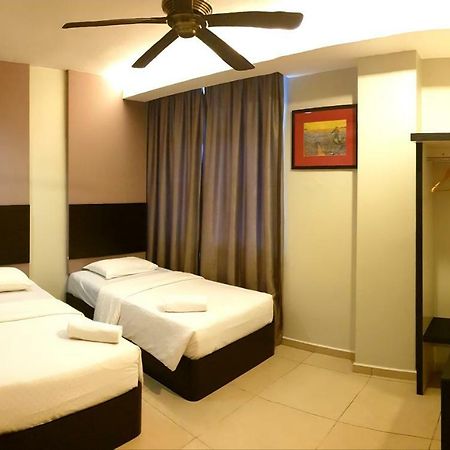 Golden Court Hotel - Tun Abdul Razak Johor Bahru Exterior photo