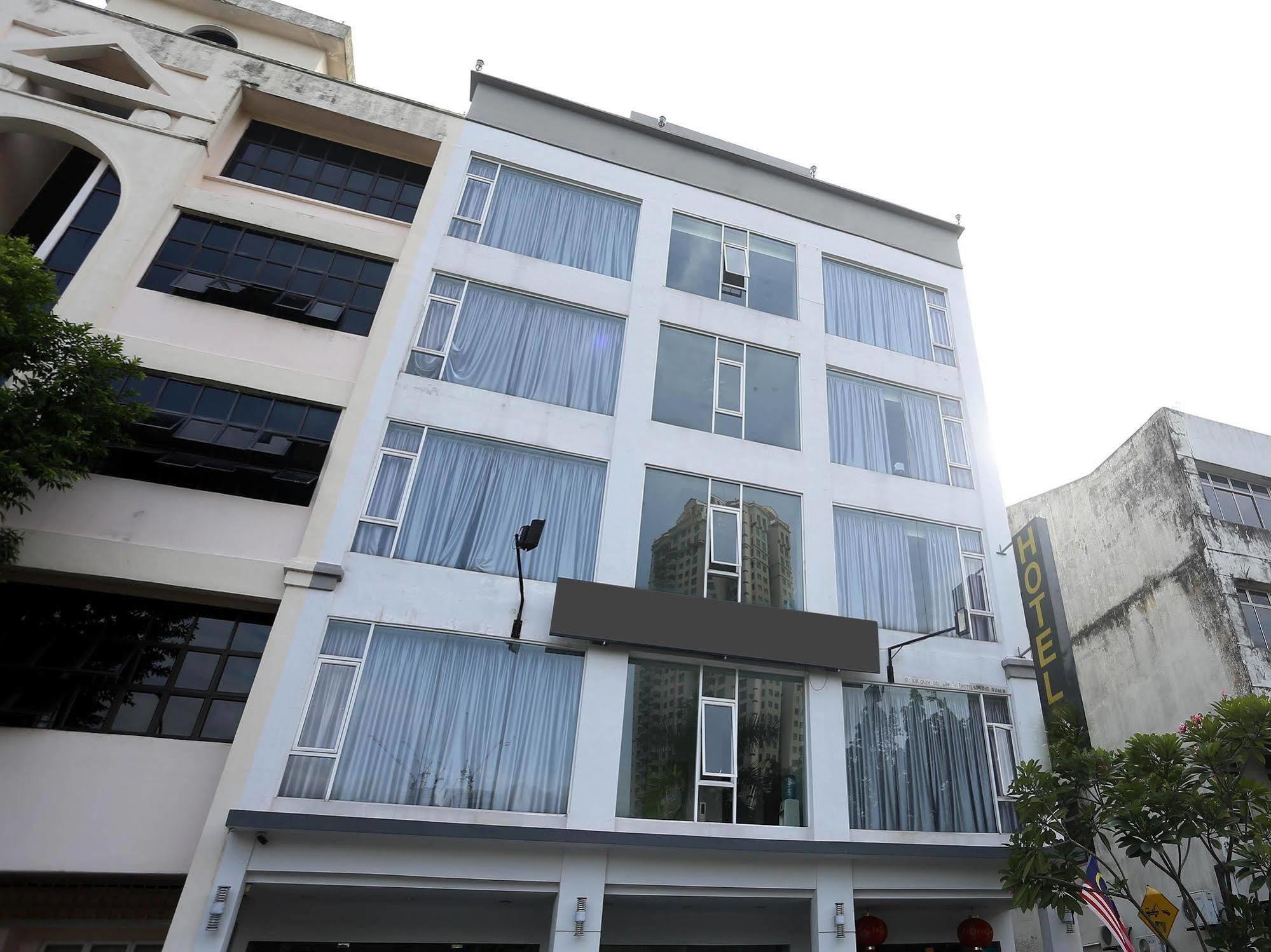 Golden Court Hotel - Tun Abdul Razak Johor Bahru Exterior photo